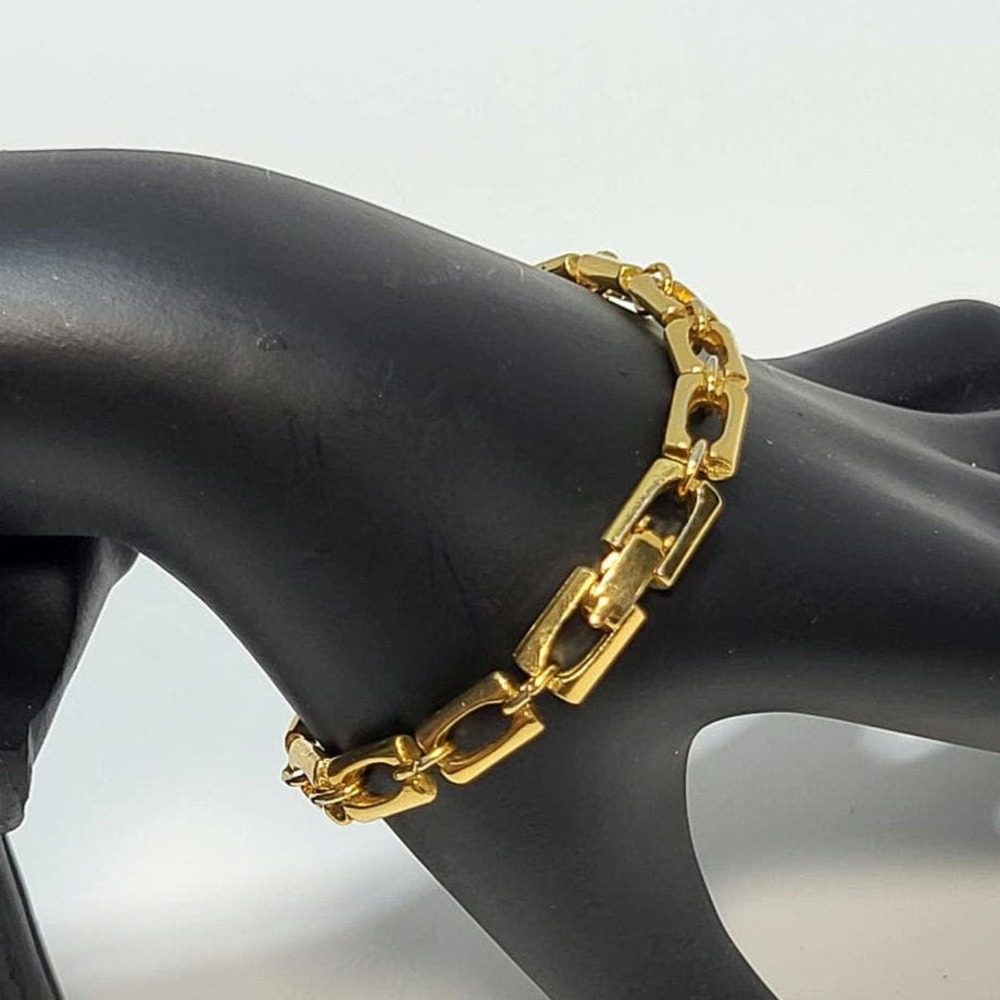Trifari Gold Tone Rectangular Link Bracelet Vintage Fold Over Clasp 7.25 Inch - Picture 4 of 5